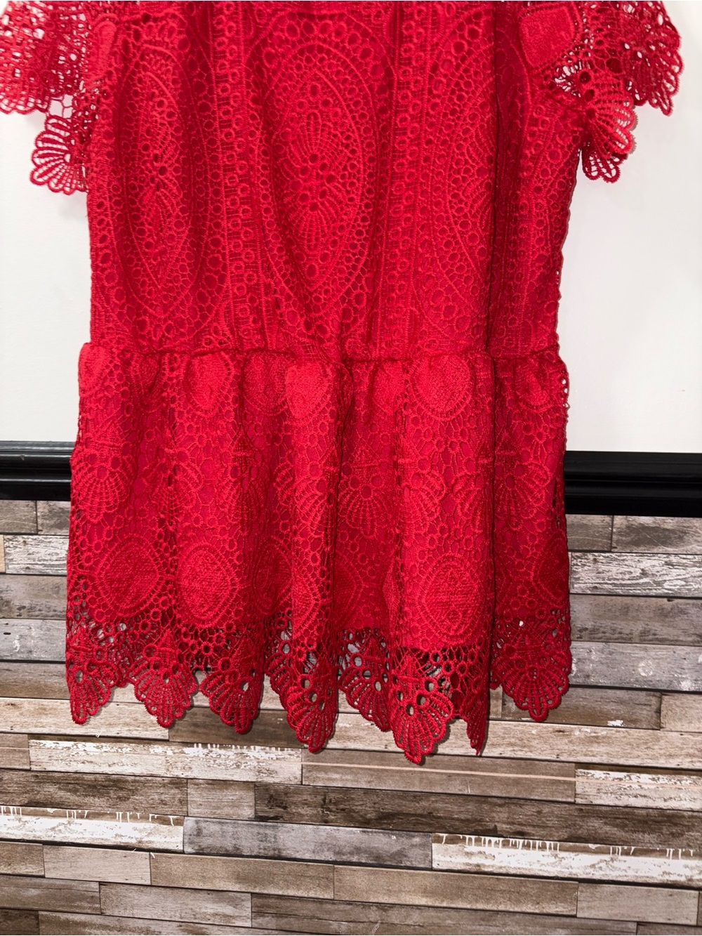 Lane Bryant Red scalloped lace peplum top with short sleeves Size 14 NWT - Picture 3 of 8